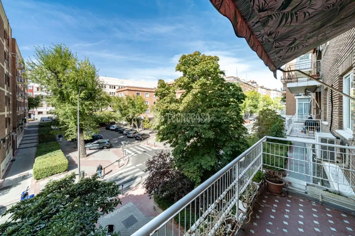 Exterior view of Flat for sale in Madrid  with Heating