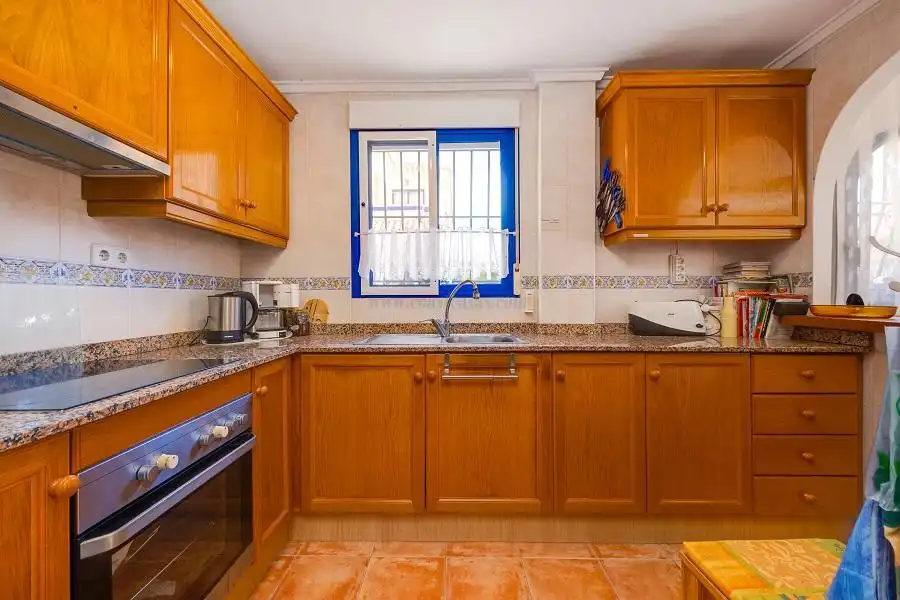 Cuina de Casa adosada en venda en Orihuela amb Aire condicionat, Calefacció i Traster