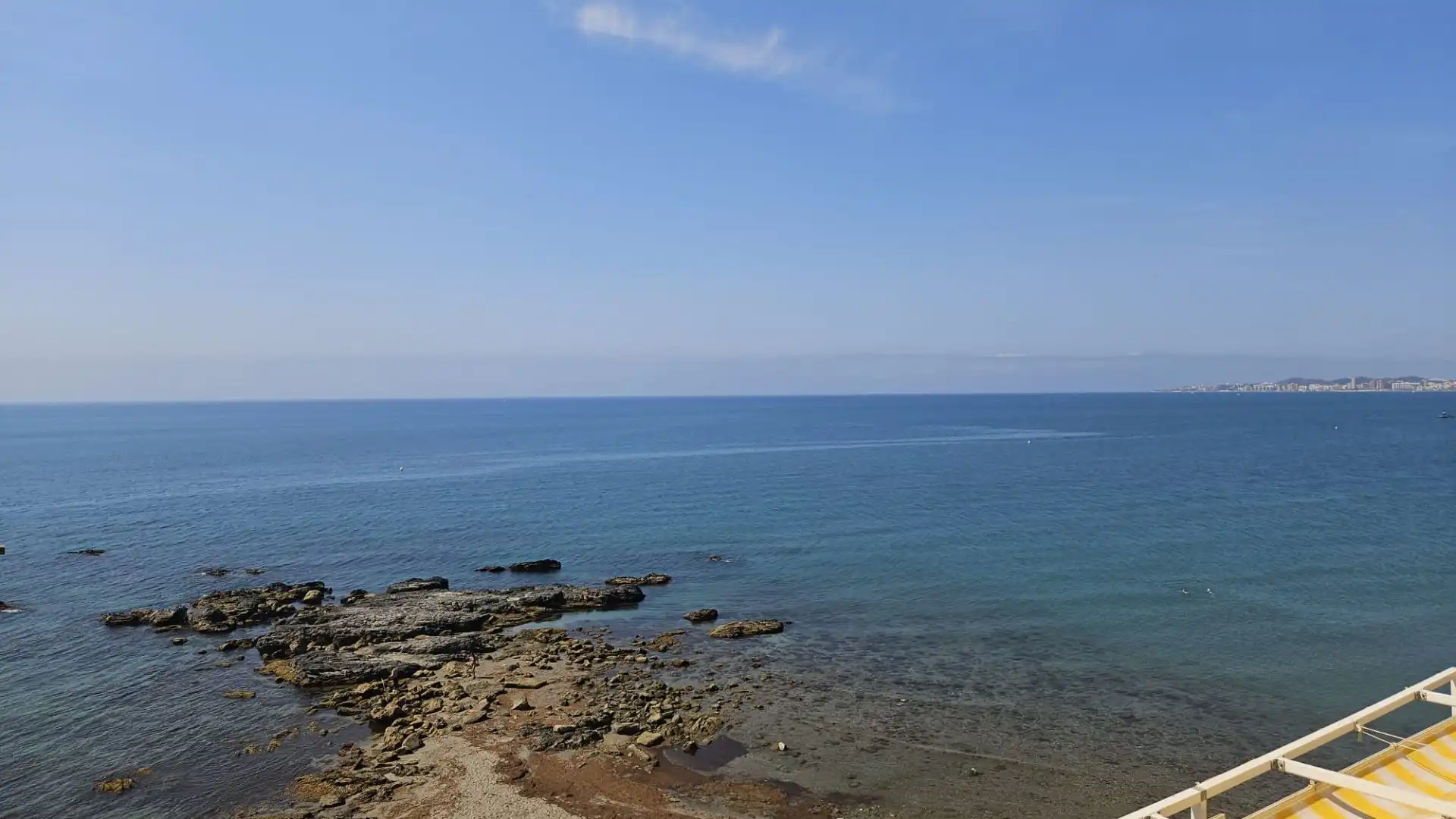 Apartamento de alquiler en Benalmádena con Terraza, Amueblado y Piscina comunitaria