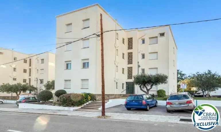 Vista exterior de Apartament en venda en Roses amb Calefacció, Moblat i Piscina comunitària
