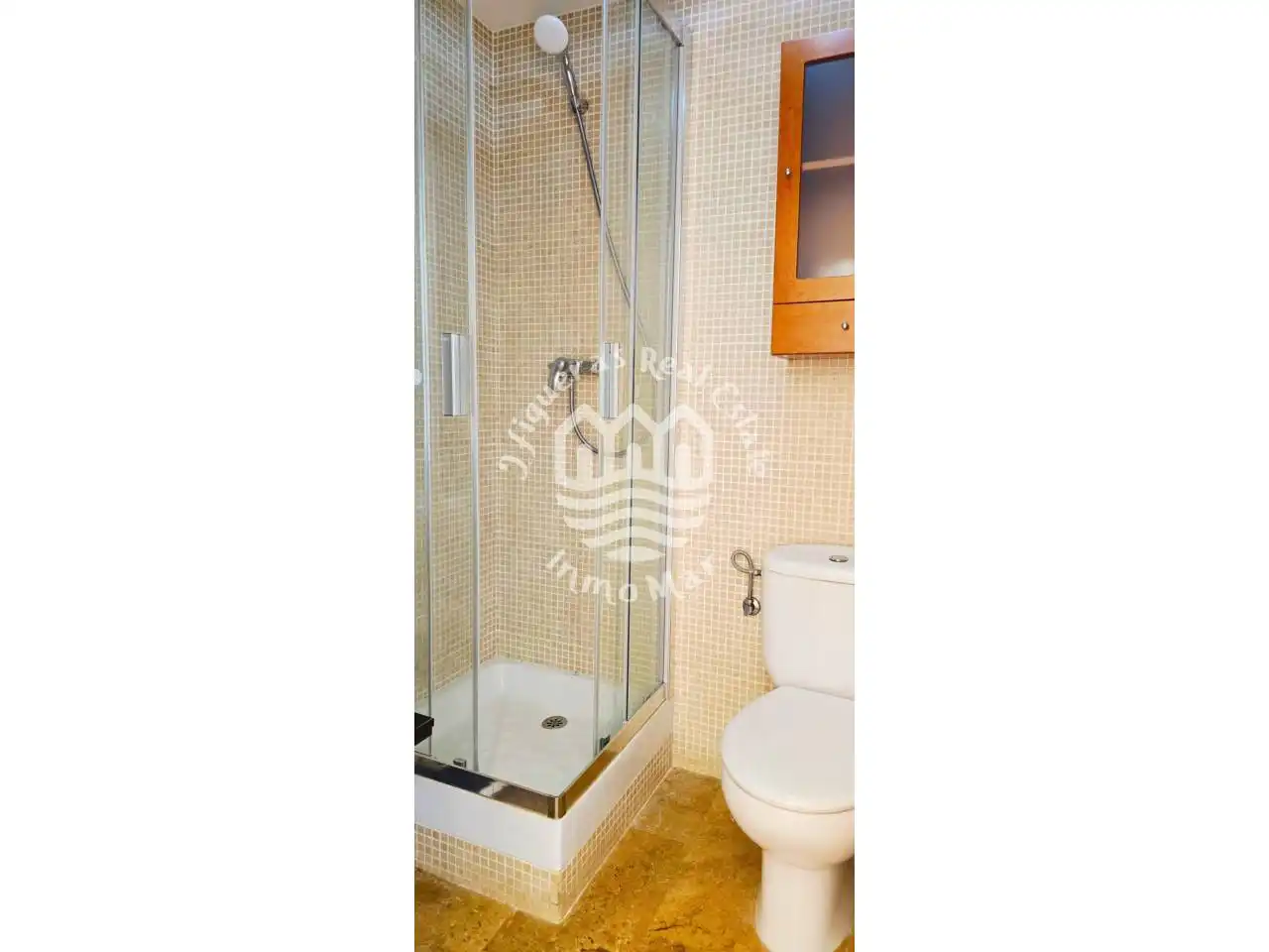 Bathroom of Flat for sale in Terrassa  with Air Conditioner, Heating and Private garden