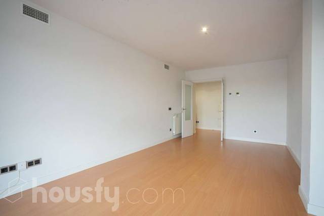 Piso en Venta en Calle de María Reiche, . en Valdebebas - Valdefuentes