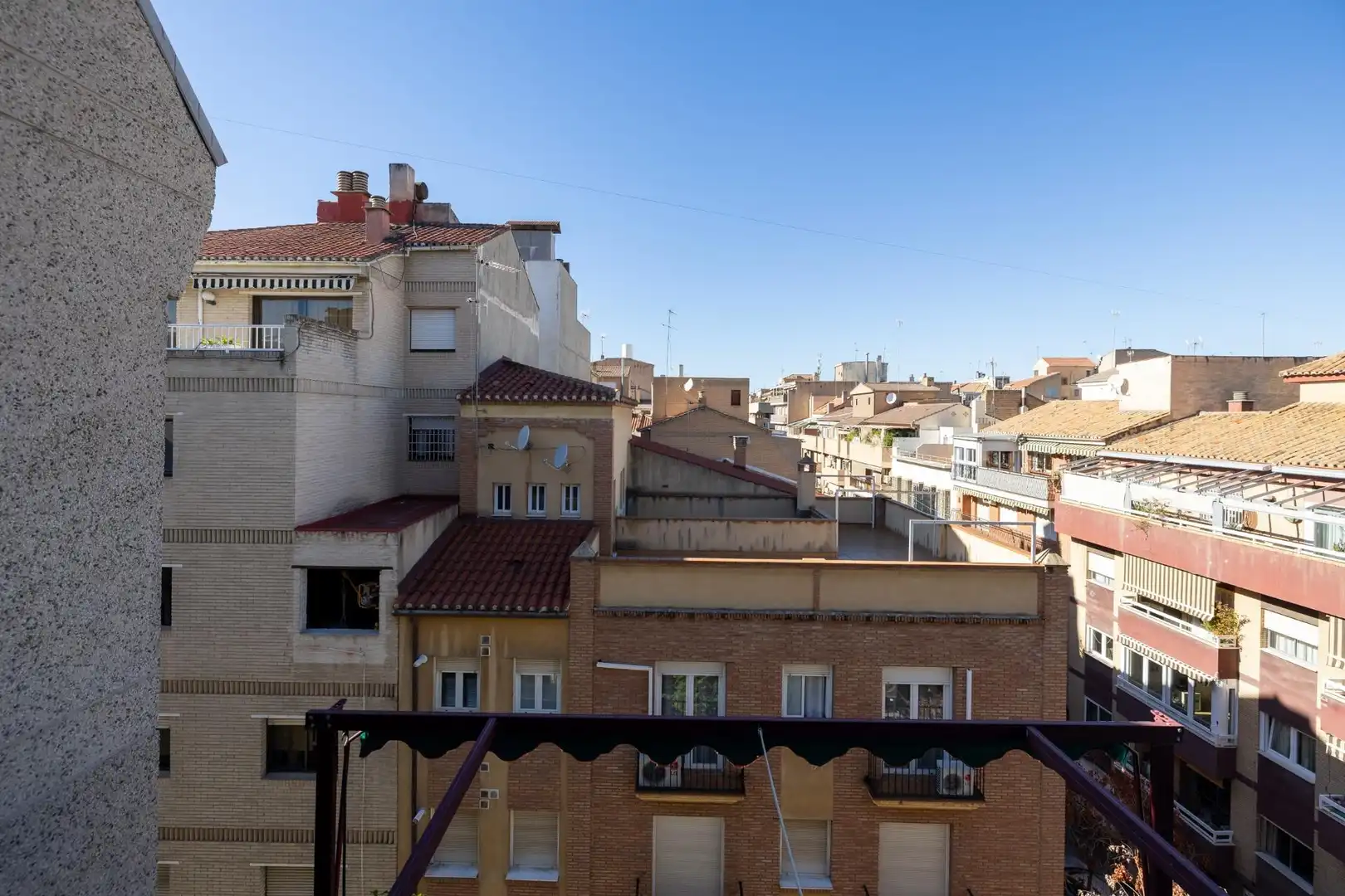 Außenansicht von Dachboden zum Verkauf in Granada mit Terrasse