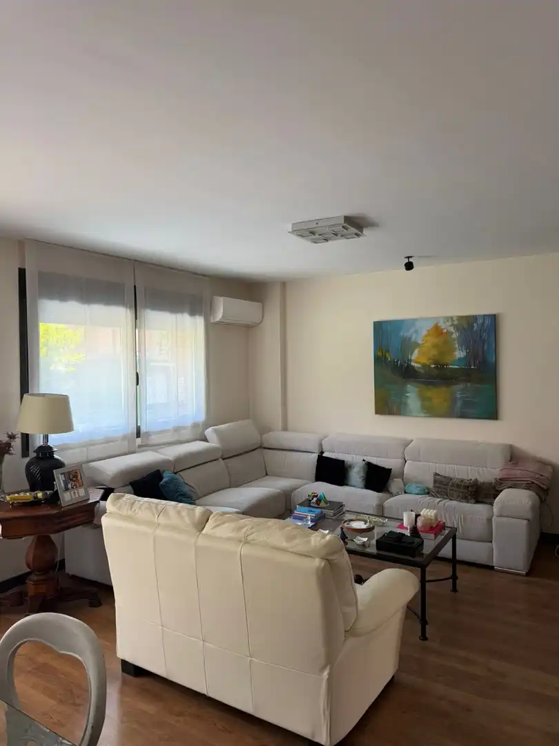 Wohnzimmer von Haus oder Chalet zum Verkauf in Meco mit Klimaanlage, Heizung und Terrasse