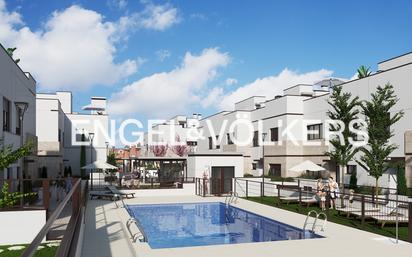 Piscina de Casa o xalet en venda en  Madrid Capital amb Terrassa, Piscina i Balcó