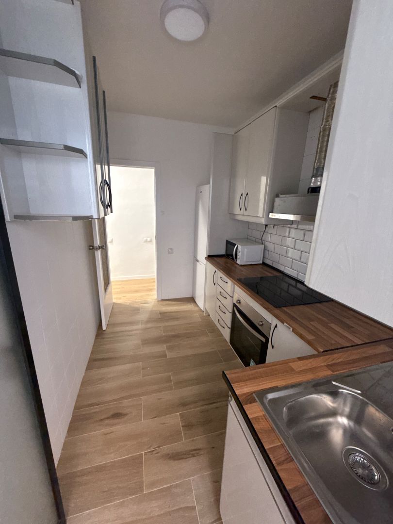 Cuina de Pis de lloguer en  Murcia Capital amb Aire condicionat, Parquet i Moblat
