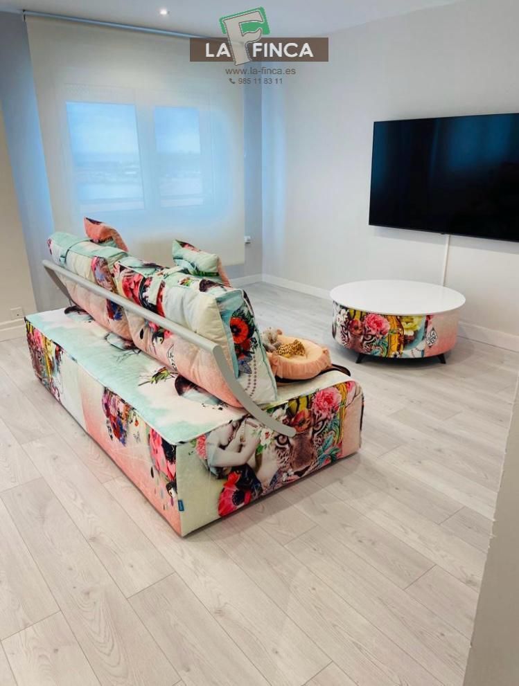 Living room of Flat for sale in Gijón   with Heating, Storage room and Furnished