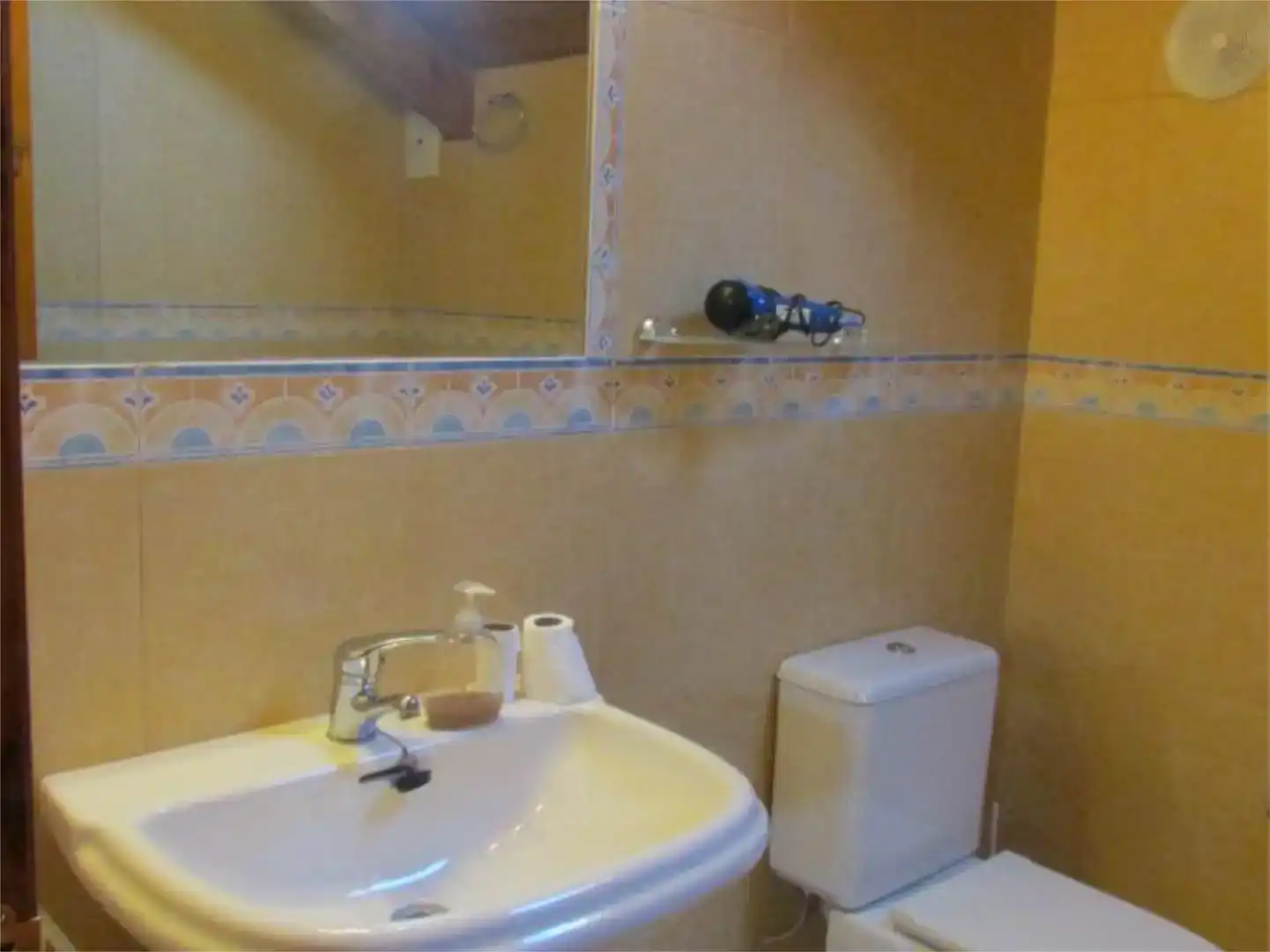 Bany de Casa o xalet de lloguer en Jaca amb Jardí privat, Parquet i Moblat