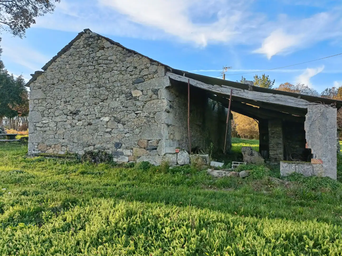 Vista exterior de Casa o xalet en venda en Guitiriz amb Jardí privat i Traster