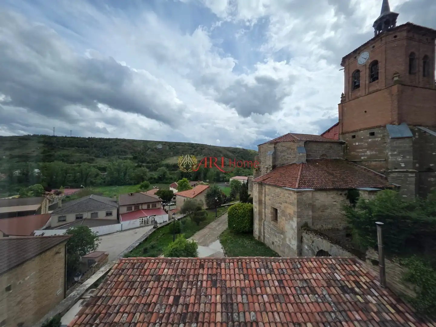 Buildings for sale in Quintanilla San García