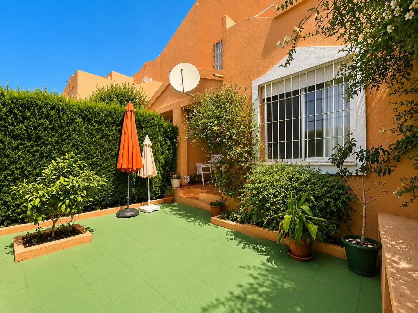 Jardín de Casa adosada en venta en Estepona con Jardín privado, Terraza y Piscina