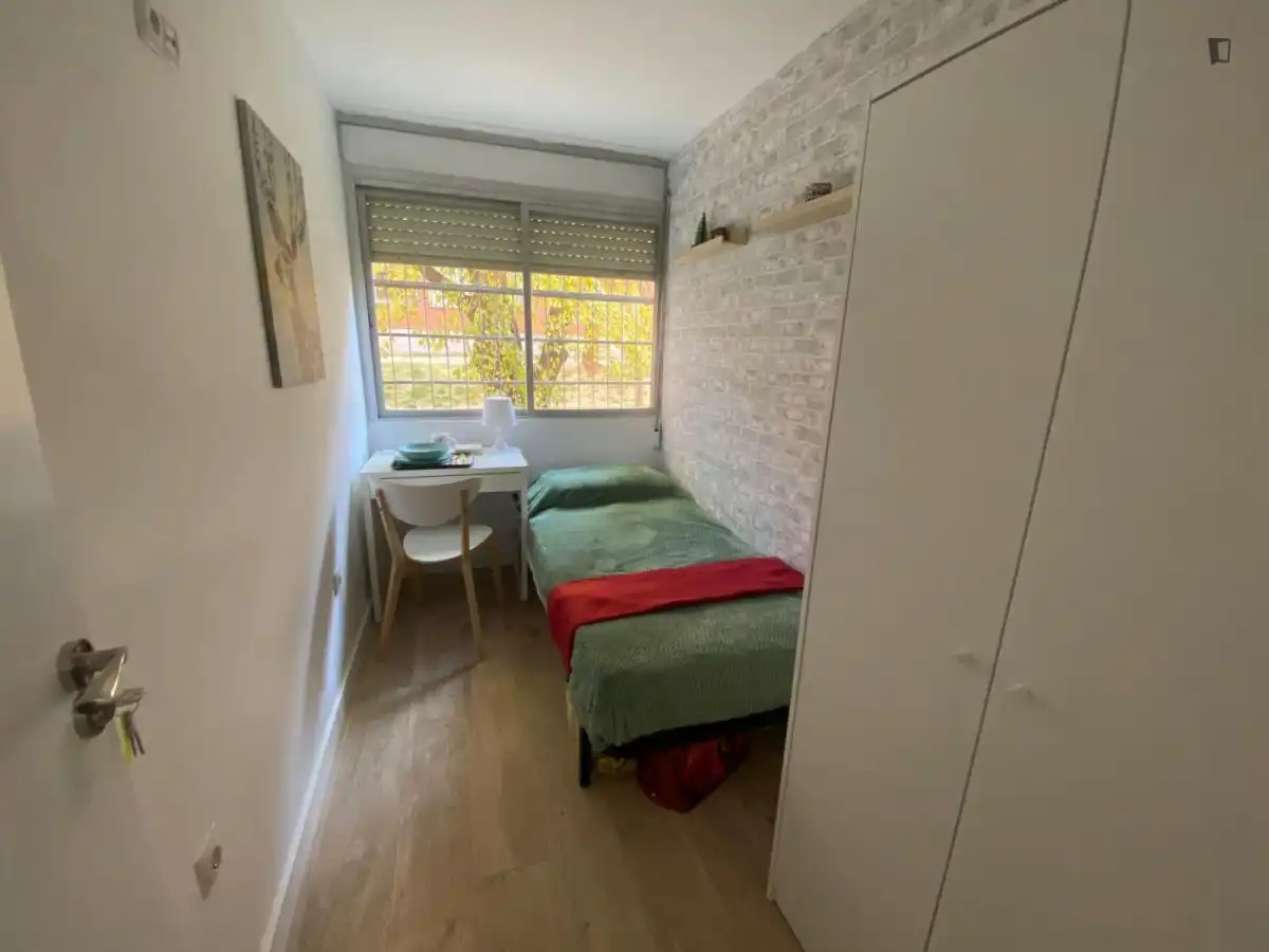 Habitación de Apartamento para compartir en  Madrid Capital con Amueblado, Lavadora y Microondas