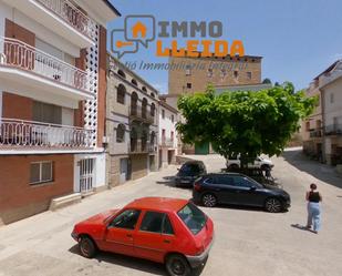 Vista exterior de Casa adosada en venda en Preixens amb Balcó