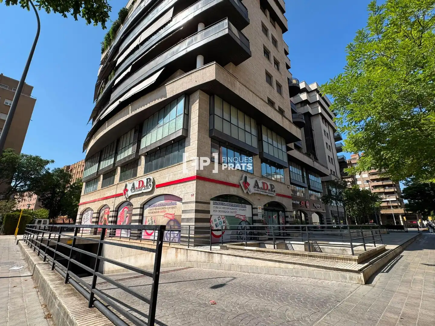 Business premises to rent in PICA D'ESTATS 19