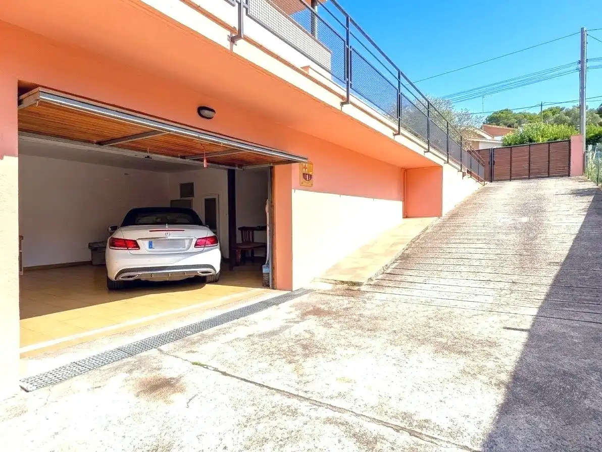 Parkplatz von Haus oder Chalet zum Verkauf in Calonge i Sant Antoni mit Heizung, Privatgarten und Terrasse