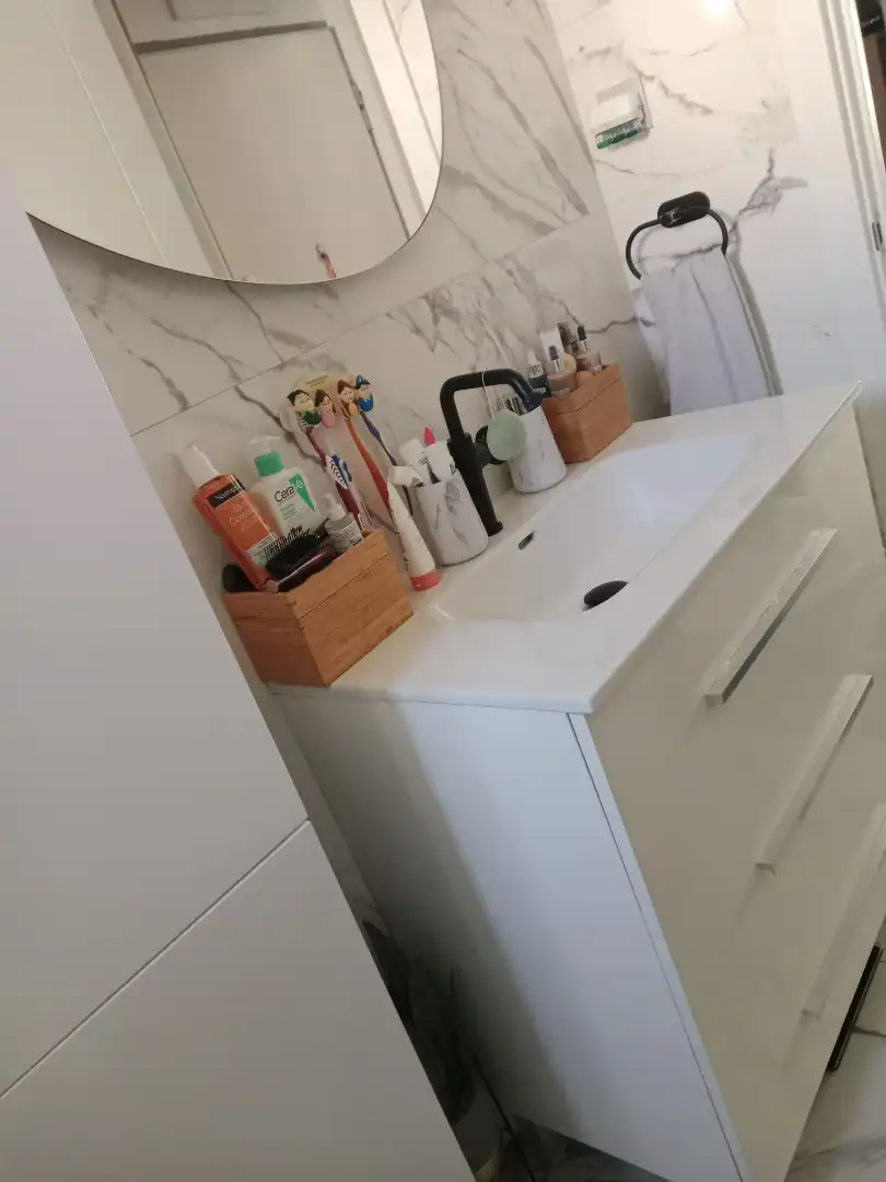 Bany de Pis en venda en Oviedo  amb Calefacció i Moblat