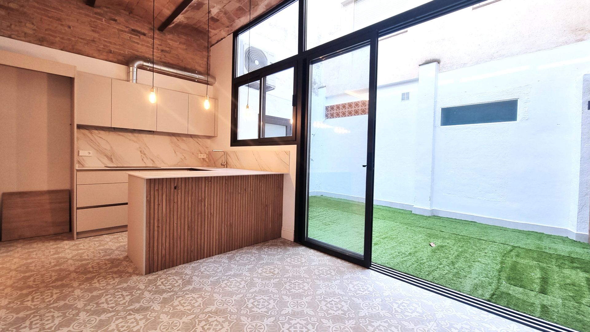 Planta baixa en venda en Badalona amb Aire condicionat i Calefacció