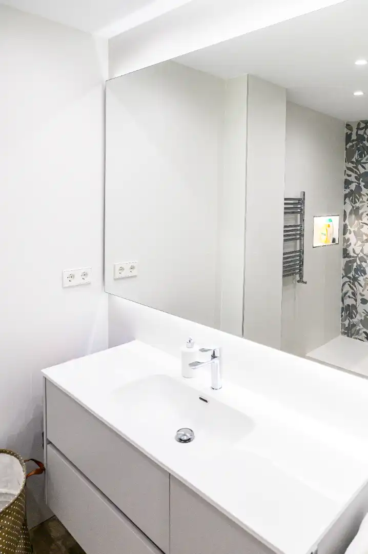 Badezimmer von Wohnung zum Verkauf in Pozuelo de Alarcón mit Klimaanlage, Heizung und Parkett