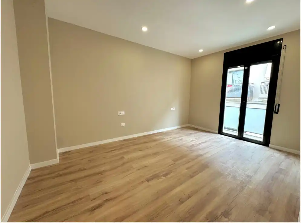 Casa adosada en venta en Vilanova i la Geltrú con Aire acondicionado, Terraza y Horno