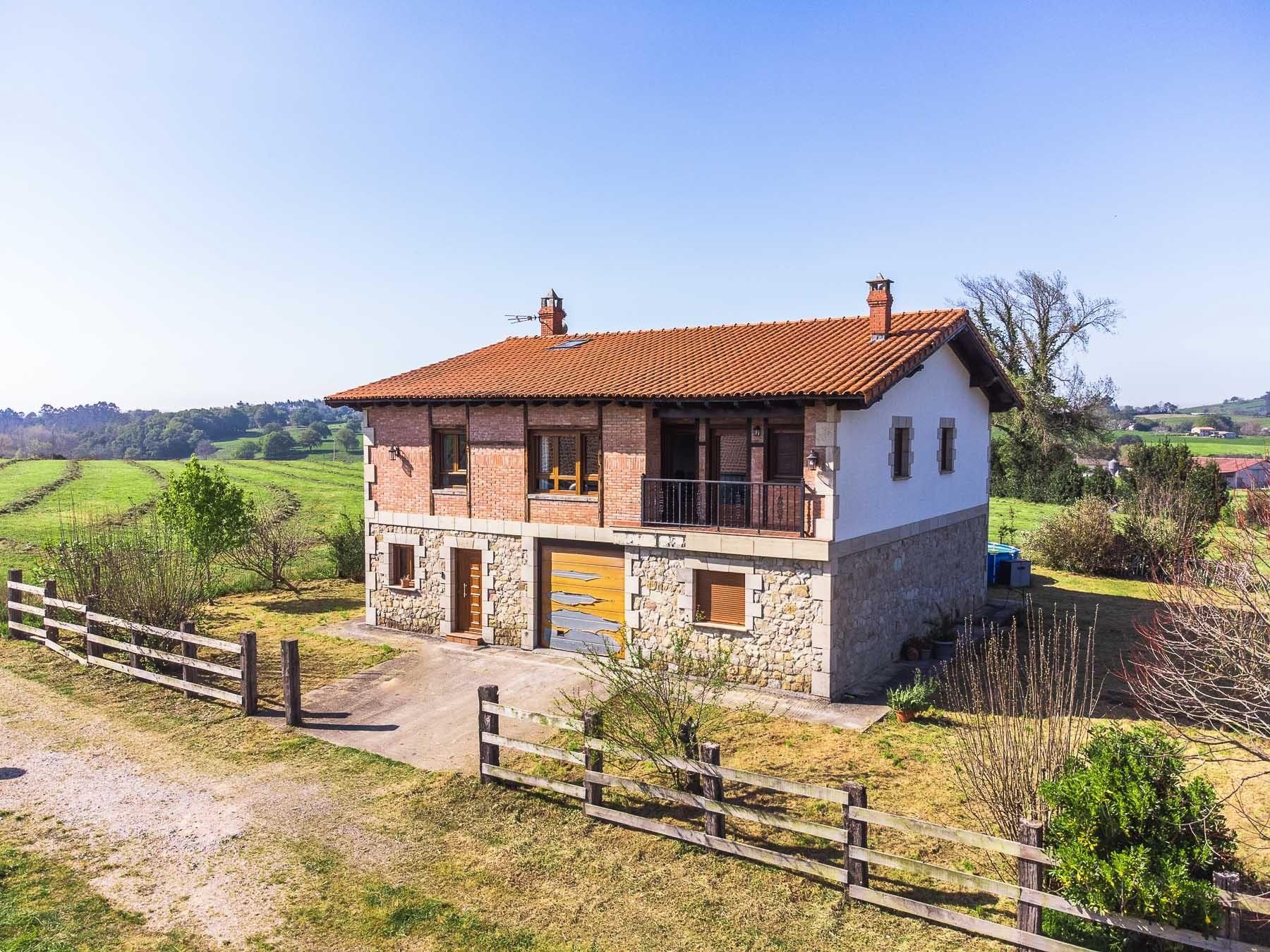 Exterior view of House or chalet for sale in Ribamontán al Monte  with Heating, Private garden and Balcony