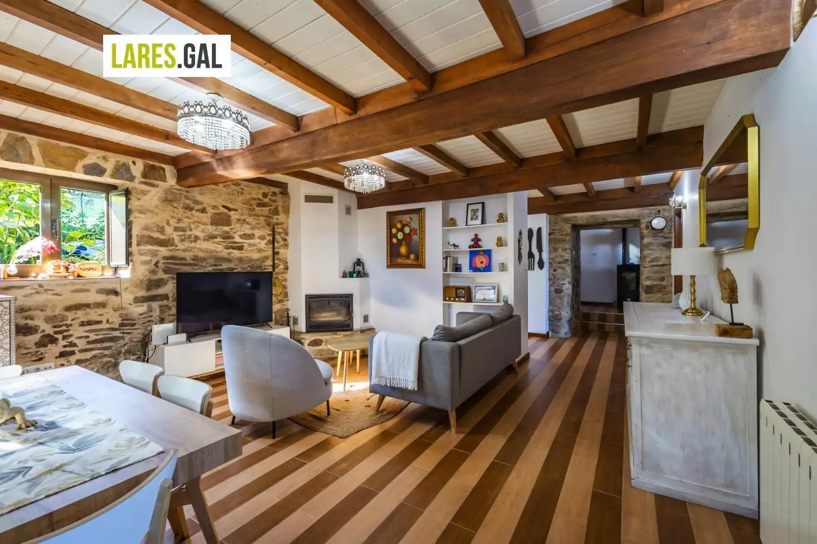 Sala d'estar de Casa o xalet en venda en Moaña amb Calefacció, Piscina i Moblat