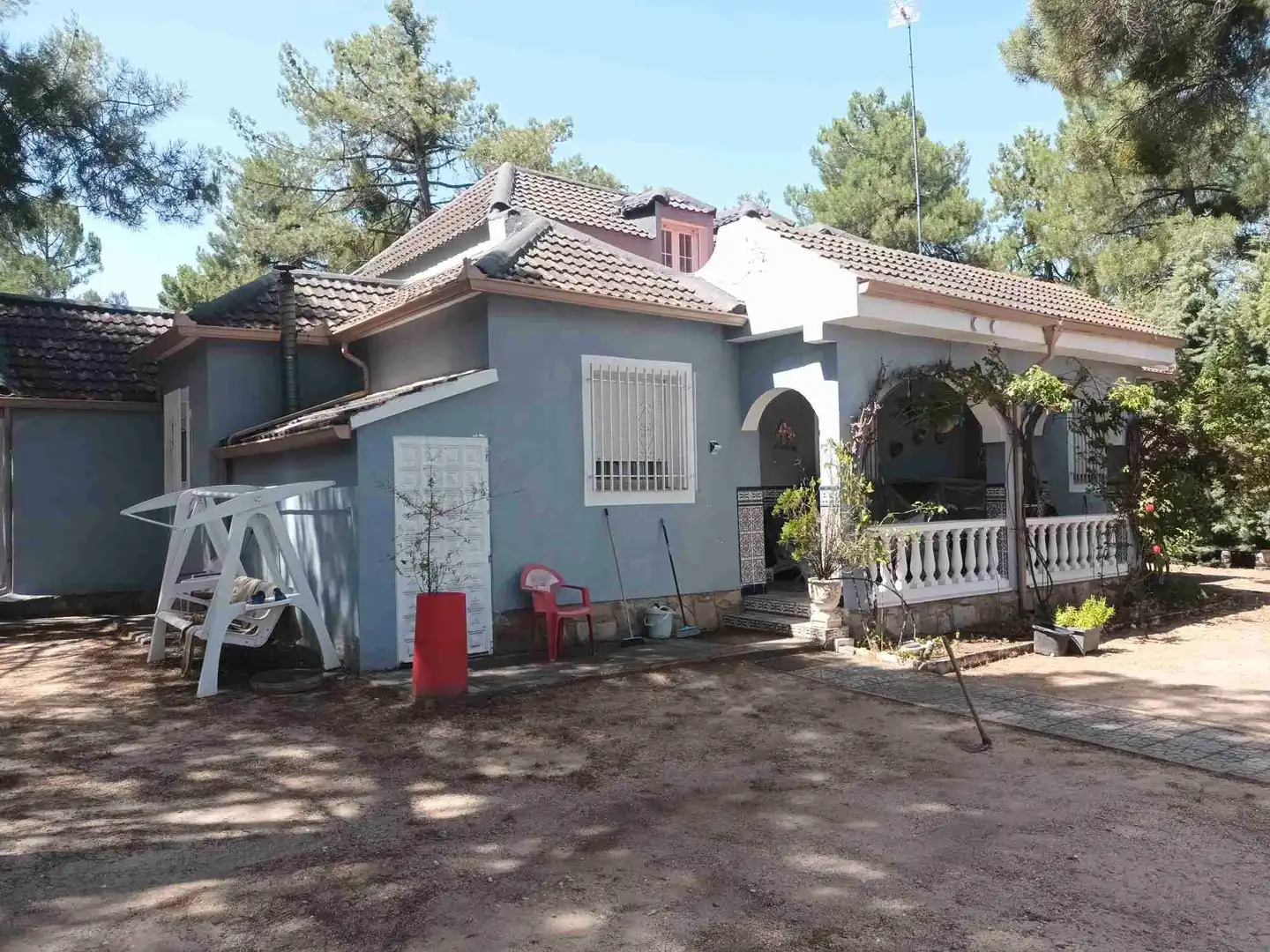 Vista exterior de Casa o xalet en venda en Marugán amb Calefacció, Jardí privat i Terrassa