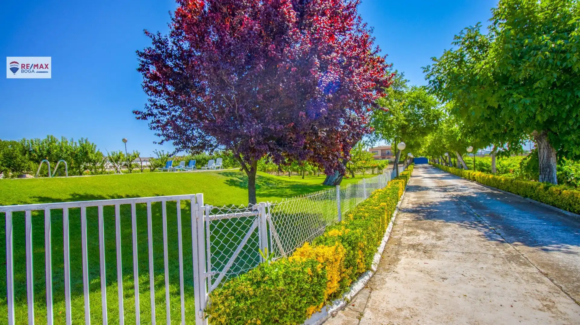 Vista exterior de Casa o xalet en venda en Oyón-Oion amb Aire condicionat, Jardí privat i Parquet