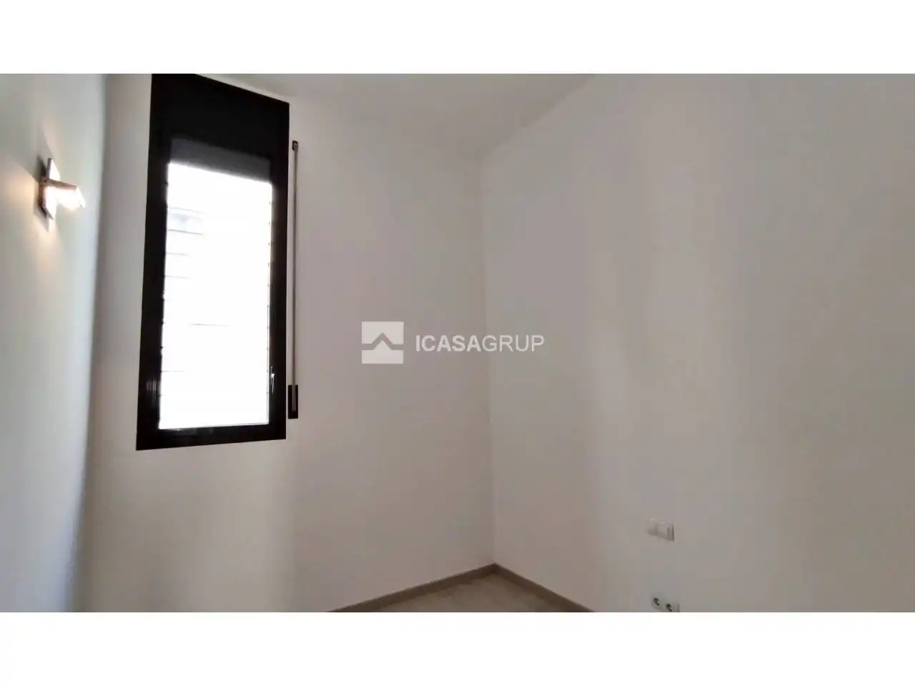 Bedroom of Flat for rent in Barcelona  with Air Conditioner, Heating and Parquet flooring