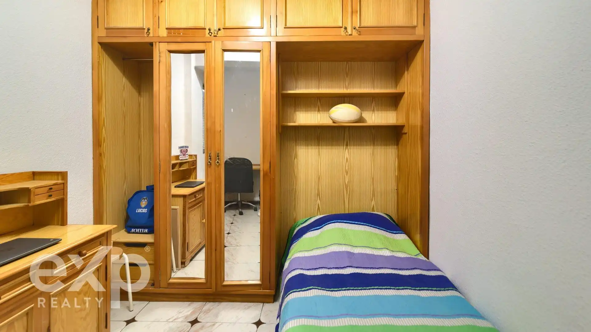 Bedroom of Flat for sale in Valencia  with Air Conditioner, Heating and Terrace