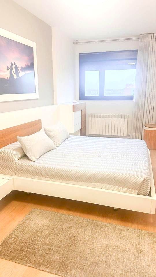 Bedroom of Flat for sale in  Logroño  with Air Conditioner, Heating and Terrace