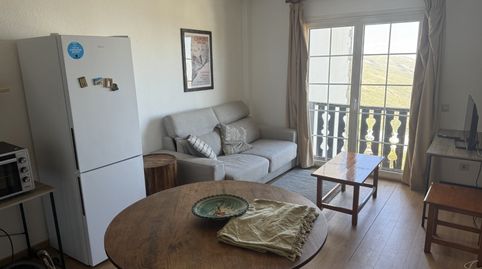 Foto 3 de Piso en venta en C. de la Fuente del Tesoro, 260-288, 260-2, Zona alta, Sierra Nevada