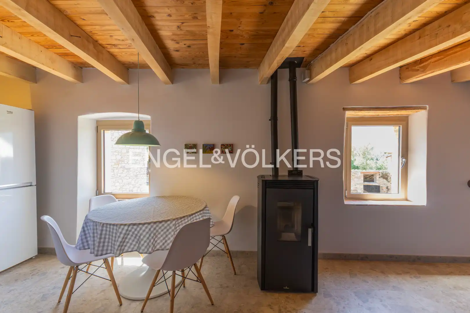 Menjador de Casa o xalet en venda en Bellver de Cerdanya amb Calefacció, Jardí privat i Parquet