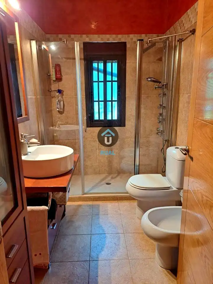 Baño de Casa o chalet en venta en Mairena del Aljarafe con Aire acondicionado, Jardín privado y Terraza