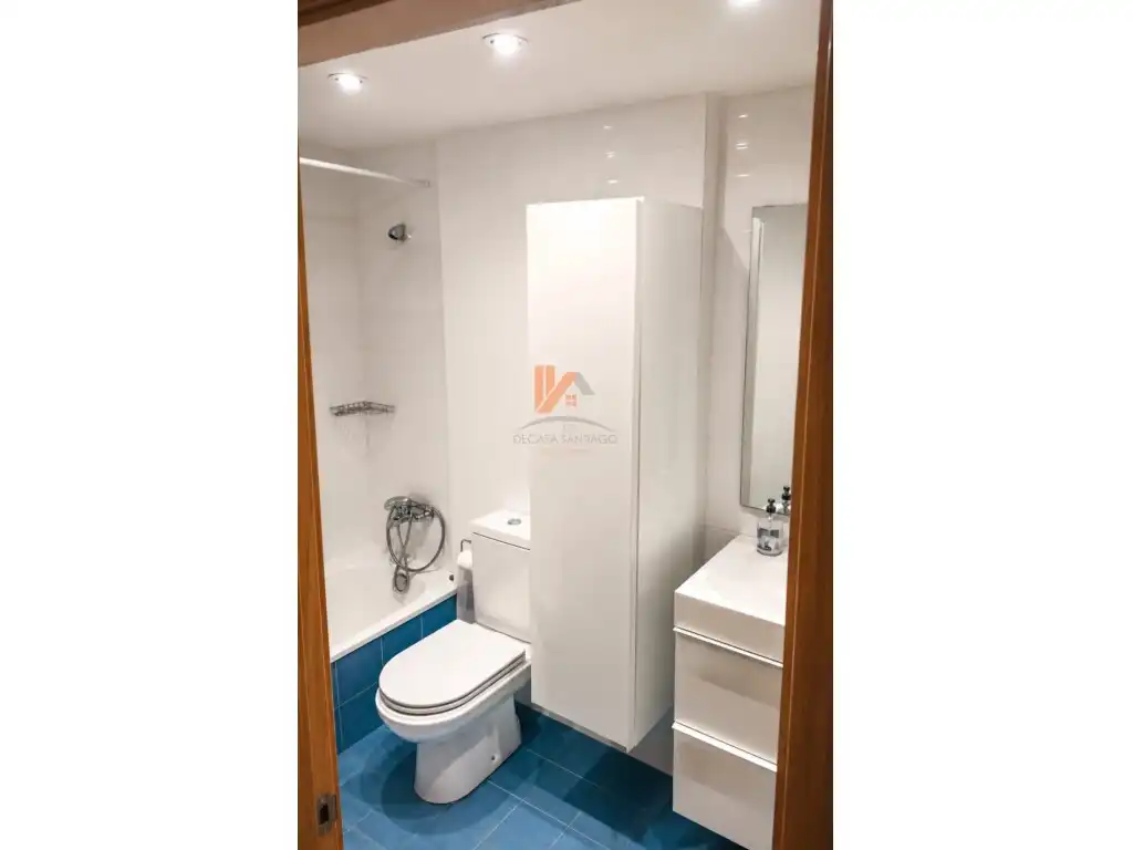 Badezimmer von Wohnung zur Miete in Santiago de Compostela  mit Möbliert