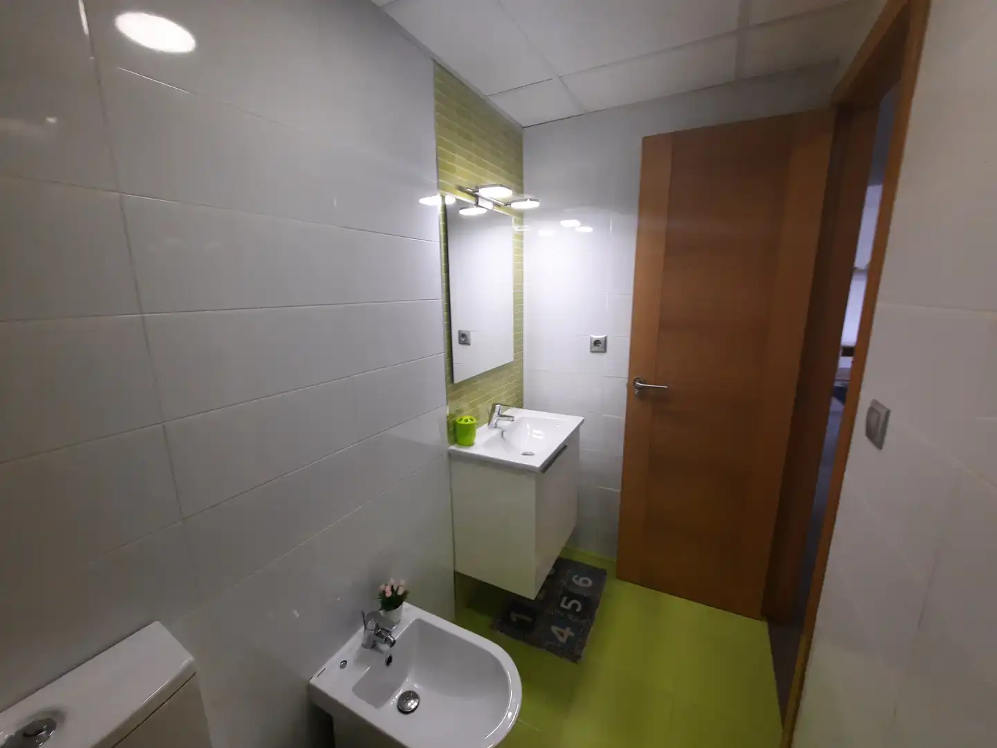 Badezimmer von Wohnung zur Miete in Manises mit Klimaanlage, Heizung und Möbliert