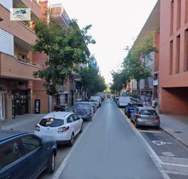 Vista exterior de Piso en venta en Cornellà de Llobregat con Balcón