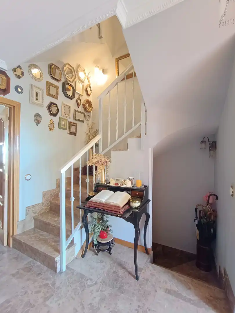 Casa adosada en venta en Valderas - Los Castillos