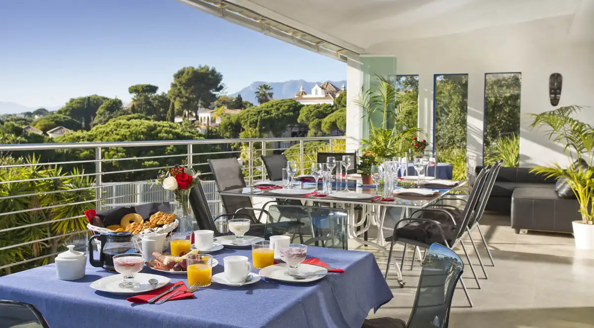 Terrassa de Casa o xalet en venda en Marbella amb Aire condicionat, Calefacció i Jardí privat
