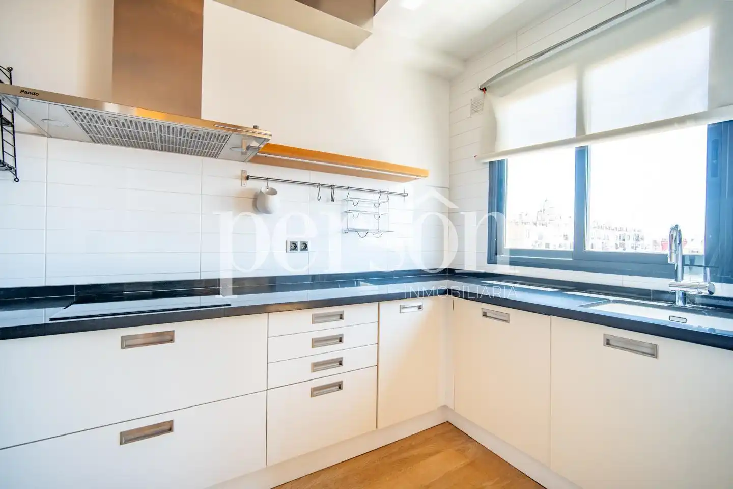 Cuina de Àtic de lloguer en Valencia amb Aire condicionat, Parquet i Terrassa
