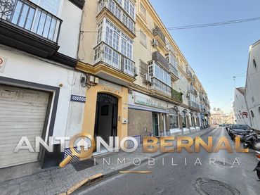 Flat with balcony for sale in Ayuntamiento - Barrio Alto