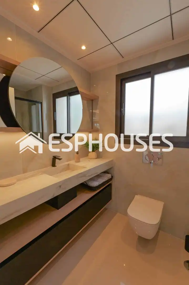 Bathroom of Houses for sale in Rojales  with Air Conditioner, Terrace and Storage room