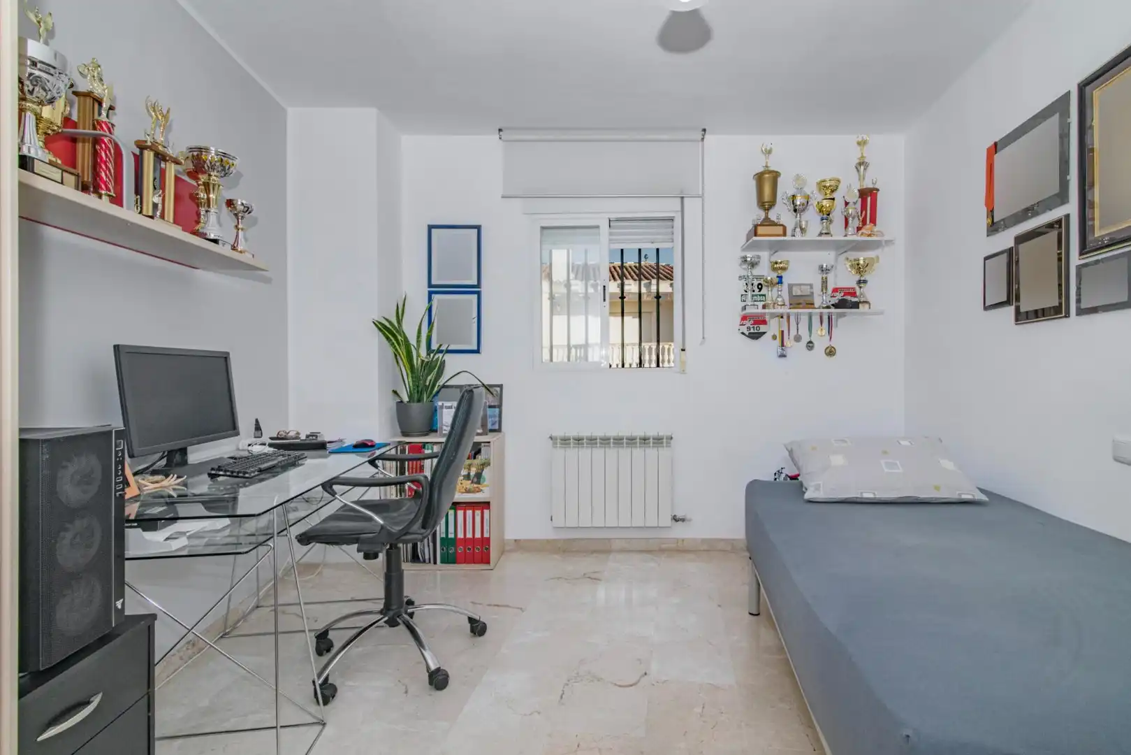 Habitación de Casa adosada en venta en Cájar con Aire acondicionado, Calefacción y Terraza