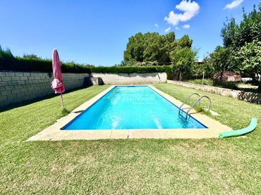Casa rustica con piscina in vendita a Periurbano Oeste - Sierra