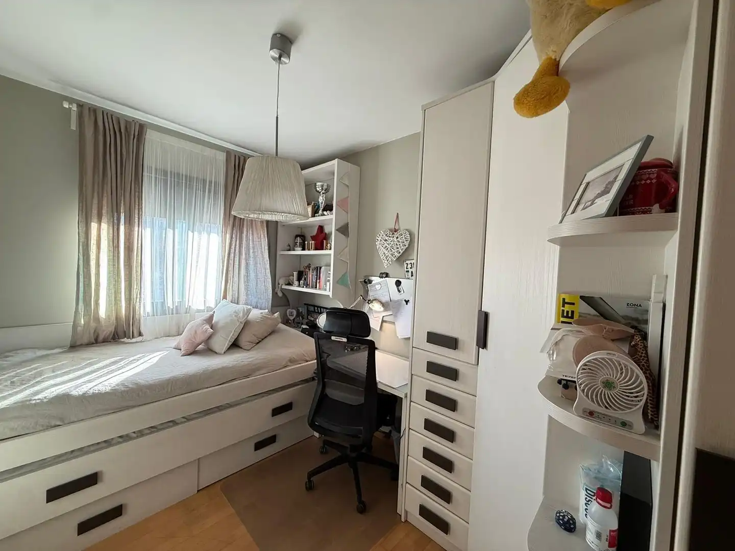 Dormitori de Apartament en venda en Barcelona amb Aire condicionat, Calefacció i Parquet