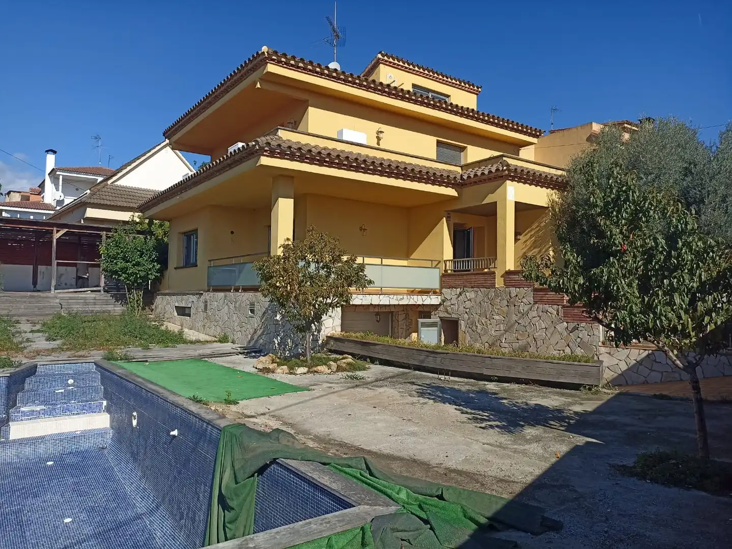Exterior view of Houses for sale in Pineda de Mar  with Storage room and Swimming Pool
