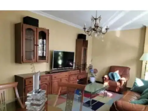Sala d'estar de Pis en venda en Gijón  amb Calefacció, Parquet i Moblat