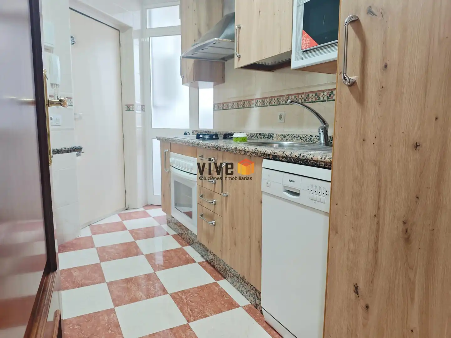 Küche von Wohnung zur Miete in Sevilla mit Klimaanlage, Heizung und Terrasse