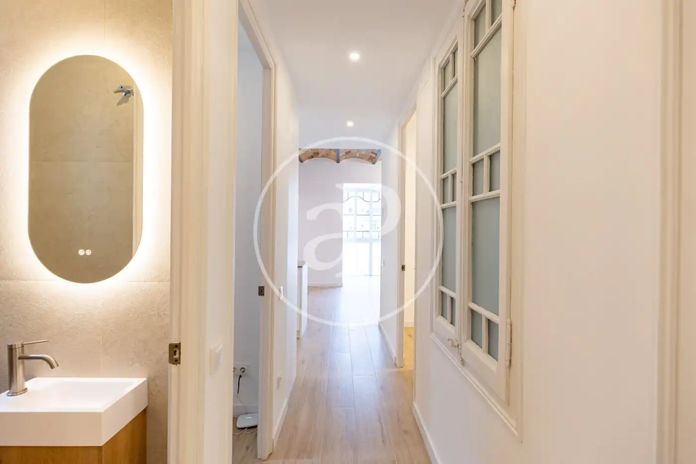 Flat for sale in Barcelona  with Air Conditioner and Heating