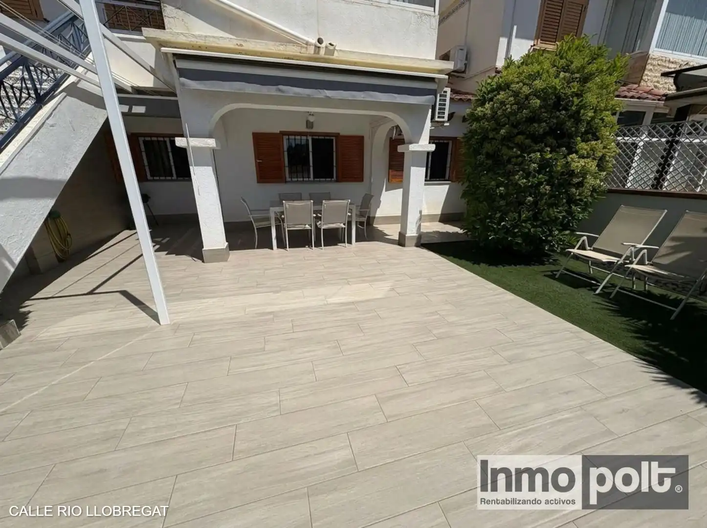 Terrasse von Einfamilien-Reihenhaus zur Miete in Pilar de la Horadada mit Klimaanlage, Privatgarten und Terrasse