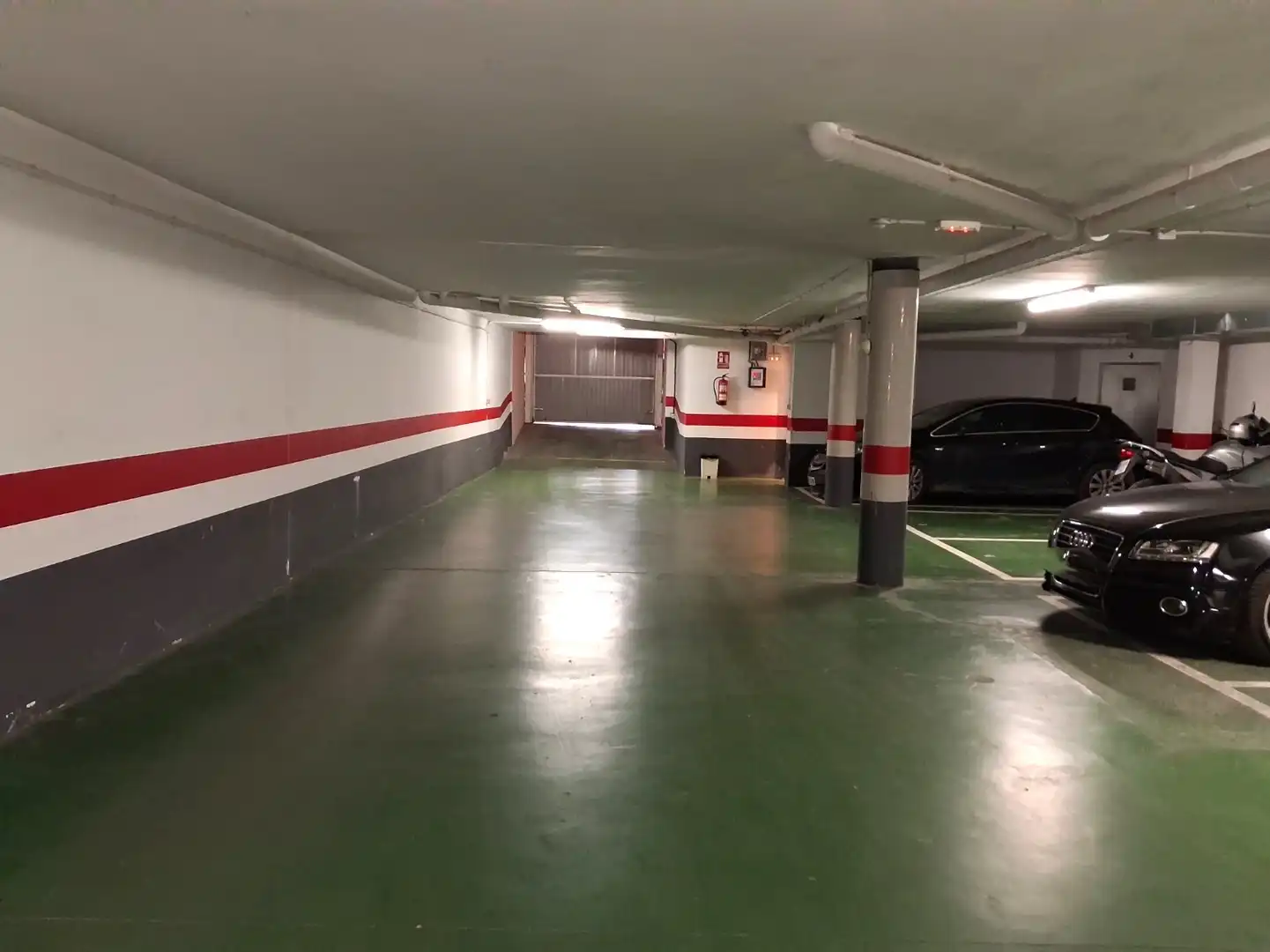 Parking of Flat for sale in Fuentes de Ebro  with Air Conditioner, Heating and Parquet flooring